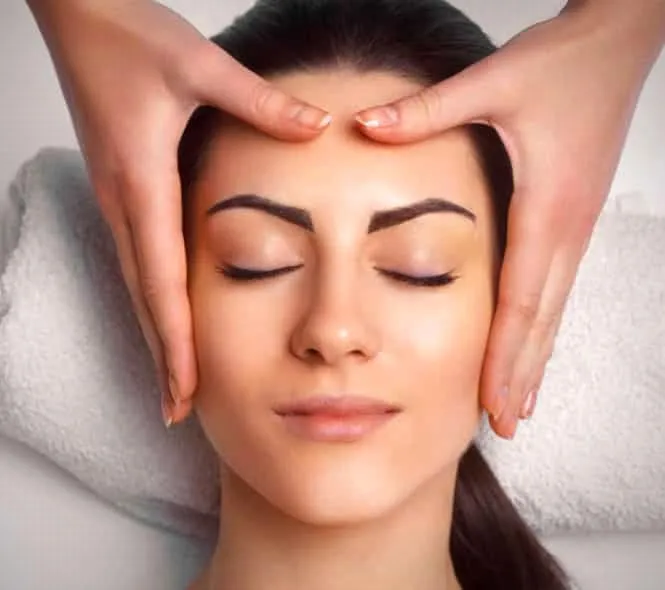 Mukabhyanga Gesichtsmassage